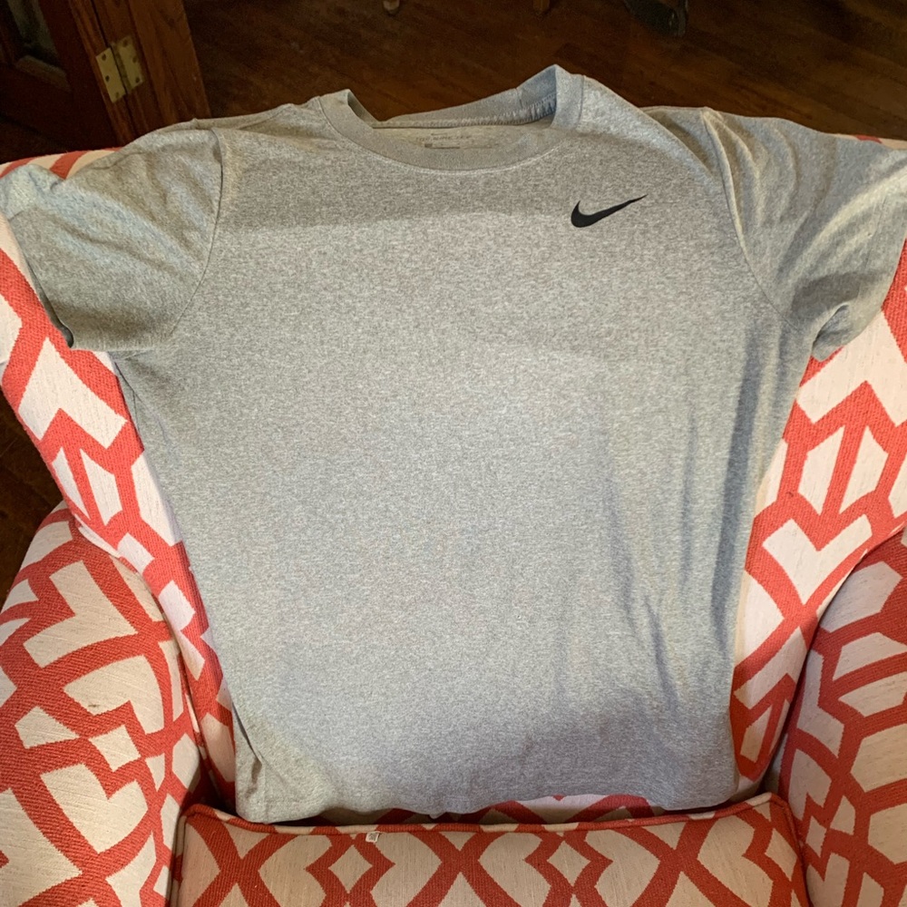Nike Dri Fit Gray T shirt. Like new. Medium fits like a small.